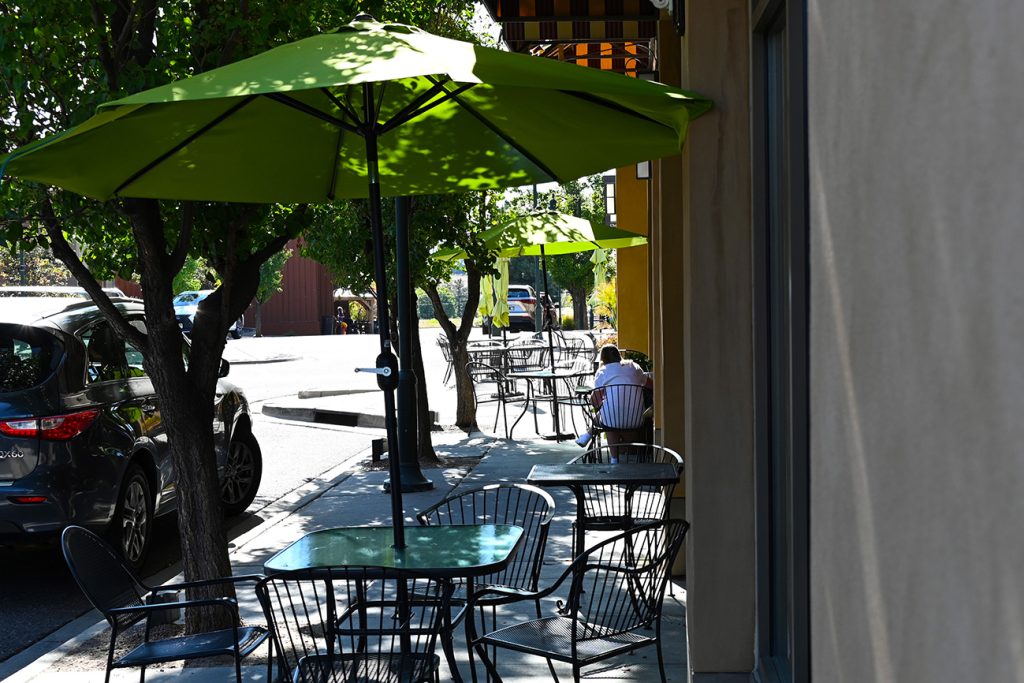 Castle Pines Sidewalk Eating Area